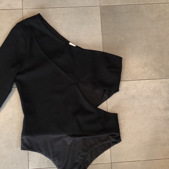 X Revolve Leticia Bodysuit ale by Alessandra - Picture 3 of 8